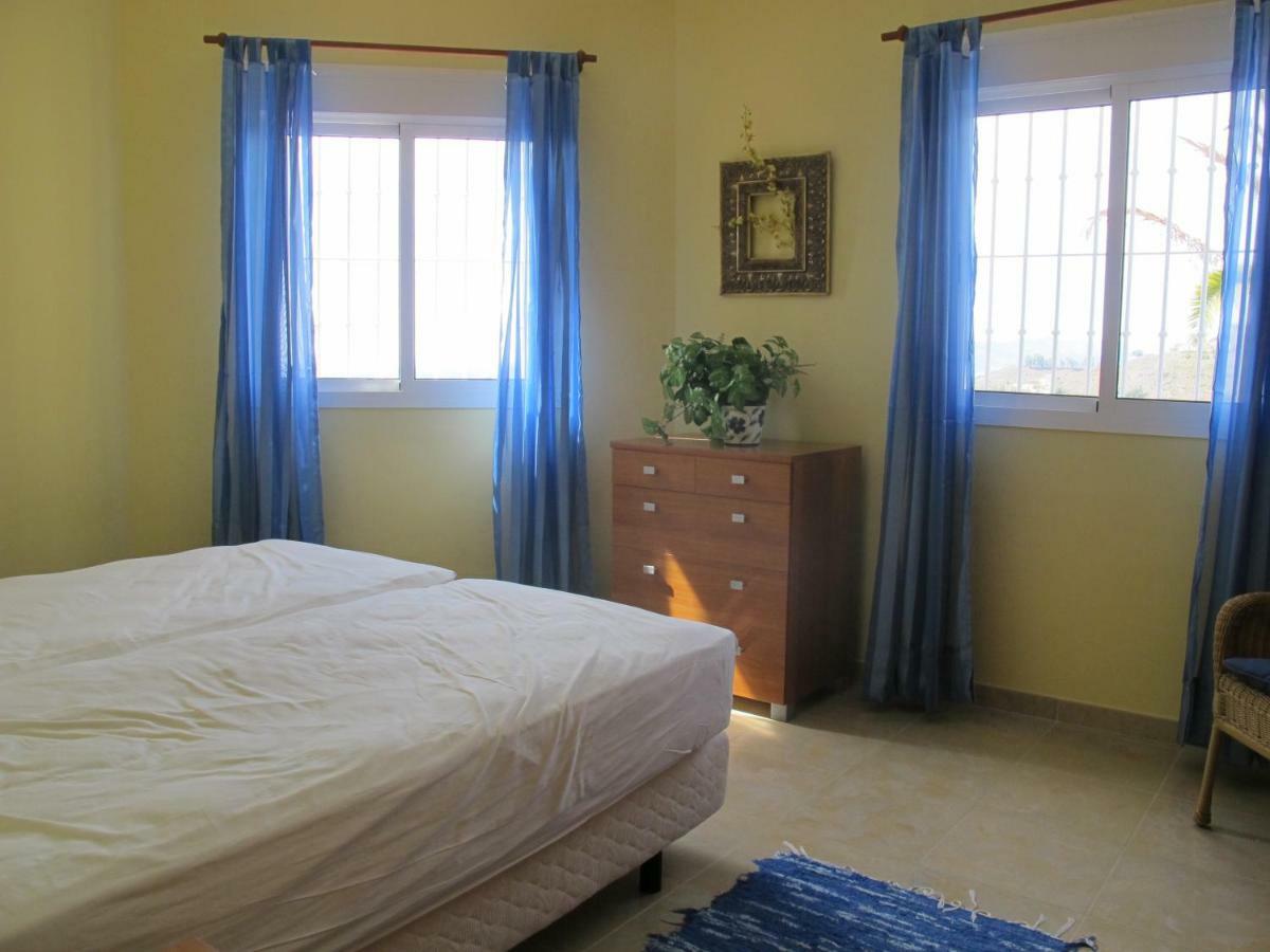Villa Camakini With Heated Pool And Sea View Arenas Kültér fotó