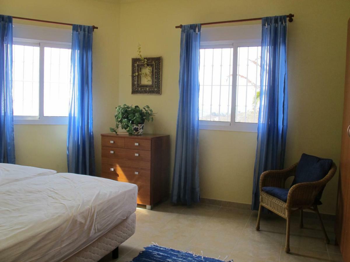 Villa Camakini With Heated Pool And Sea View Arenas Kültér fotó