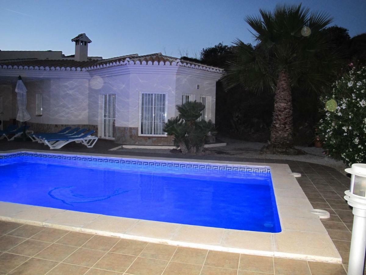 Villa Camakini With Heated Pool And Sea View Arenas Kültér fotó