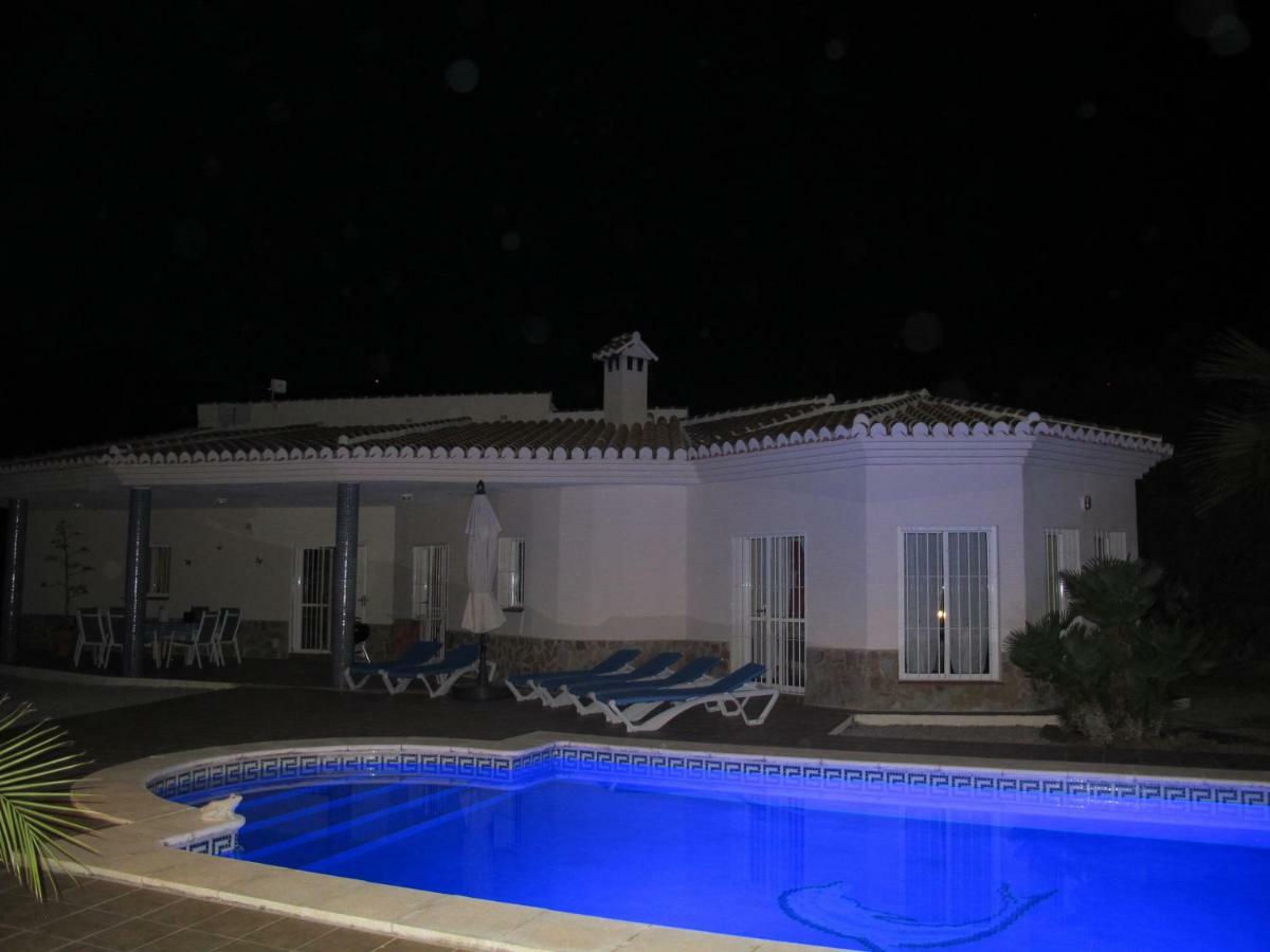 Villa Camakini With Heated Pool And Sea View Arenas Kültér fotó