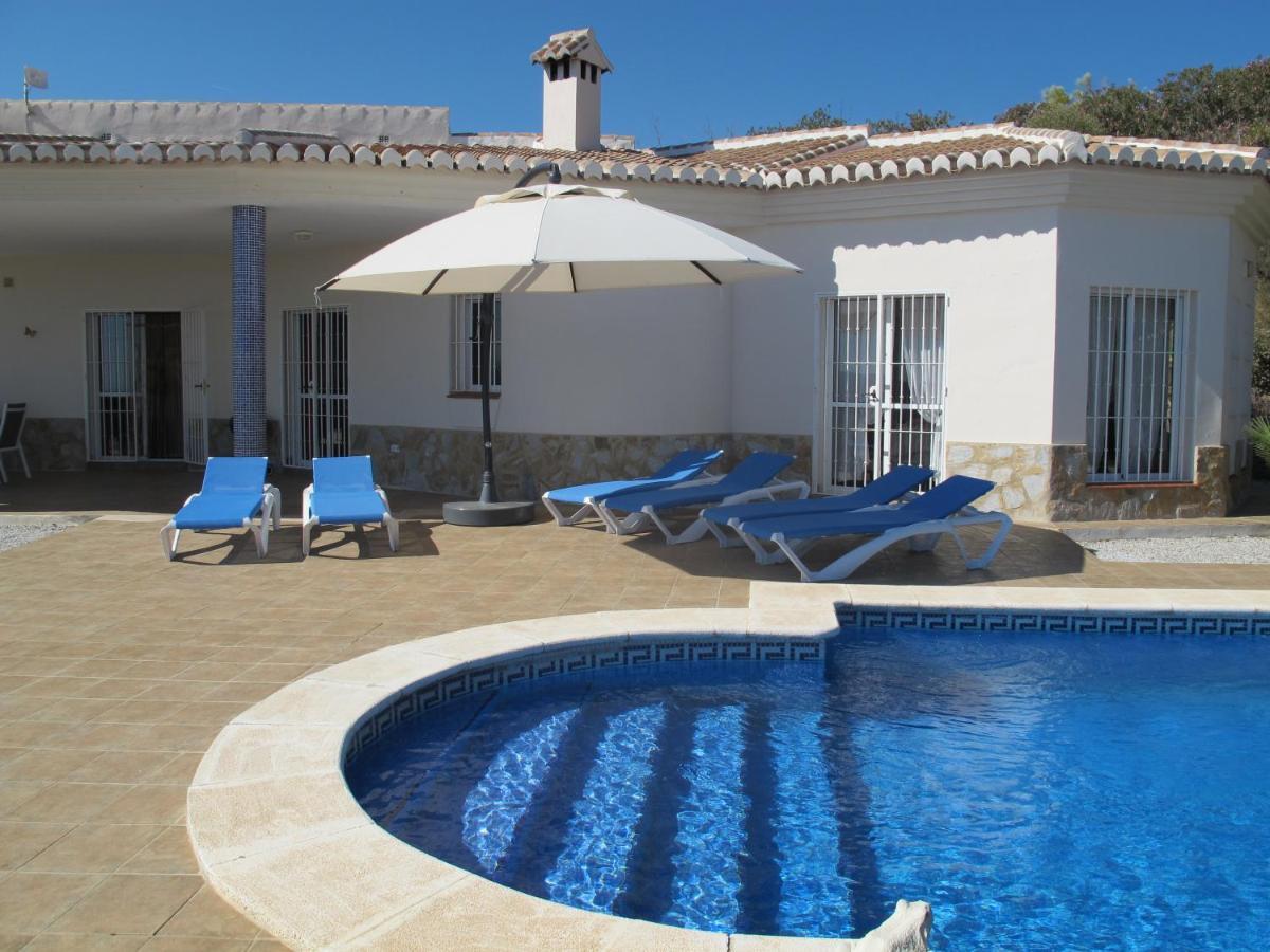 Villa Camakini With Heated Pool And Sea View Arenas Kültér fotó